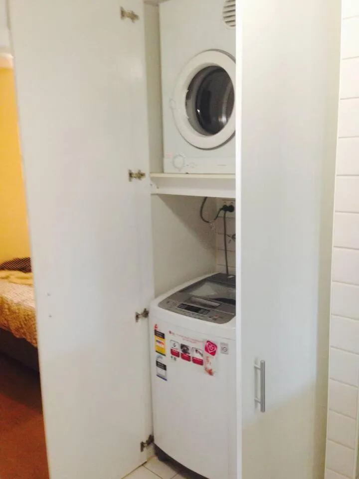 ‘Fitzroy Max’ Easygoing Urban Pad off Brunswick St — 5