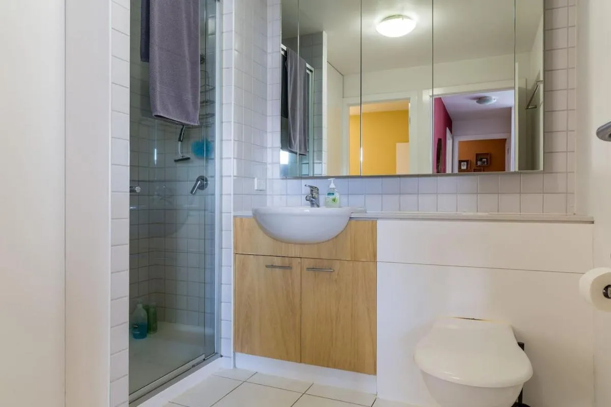 ‘Fitzroy Max’ Easygoing Urban Pad off Brunswick St — 3