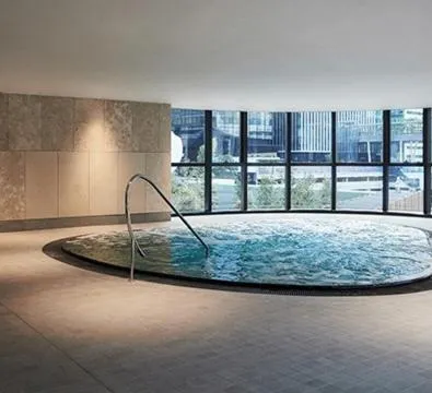 Glamorous 2BR Apt with Ocean & River Views & Free Parking — 4