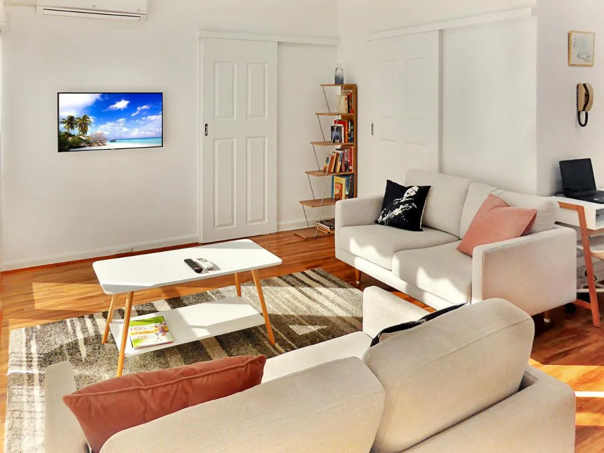 Glen Iris, Quiet Boutique 2 bedroom Netflix, WIFI, Parking, Free Wine — 5