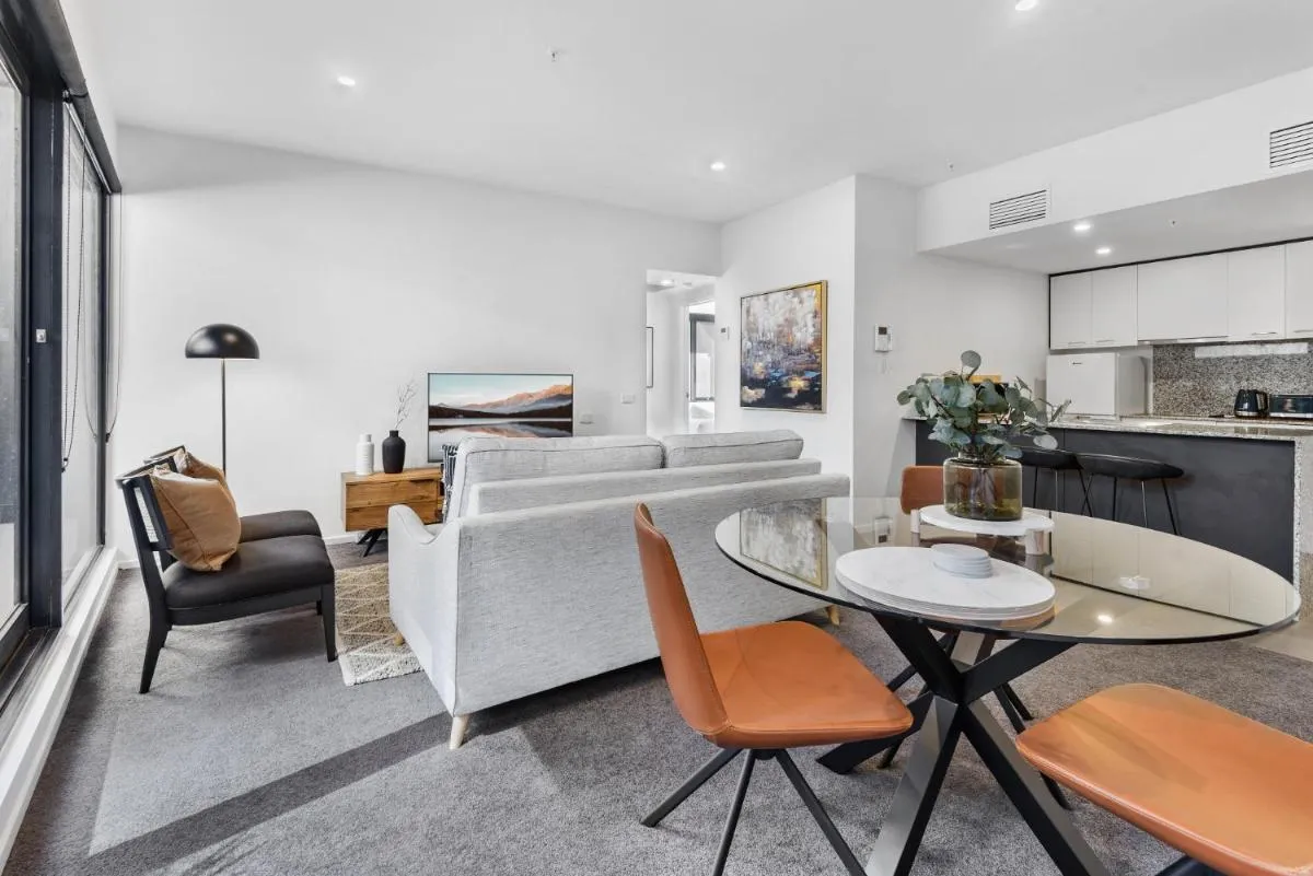 Gorgeous 3-Bed in Melbourne’s East End — 4
