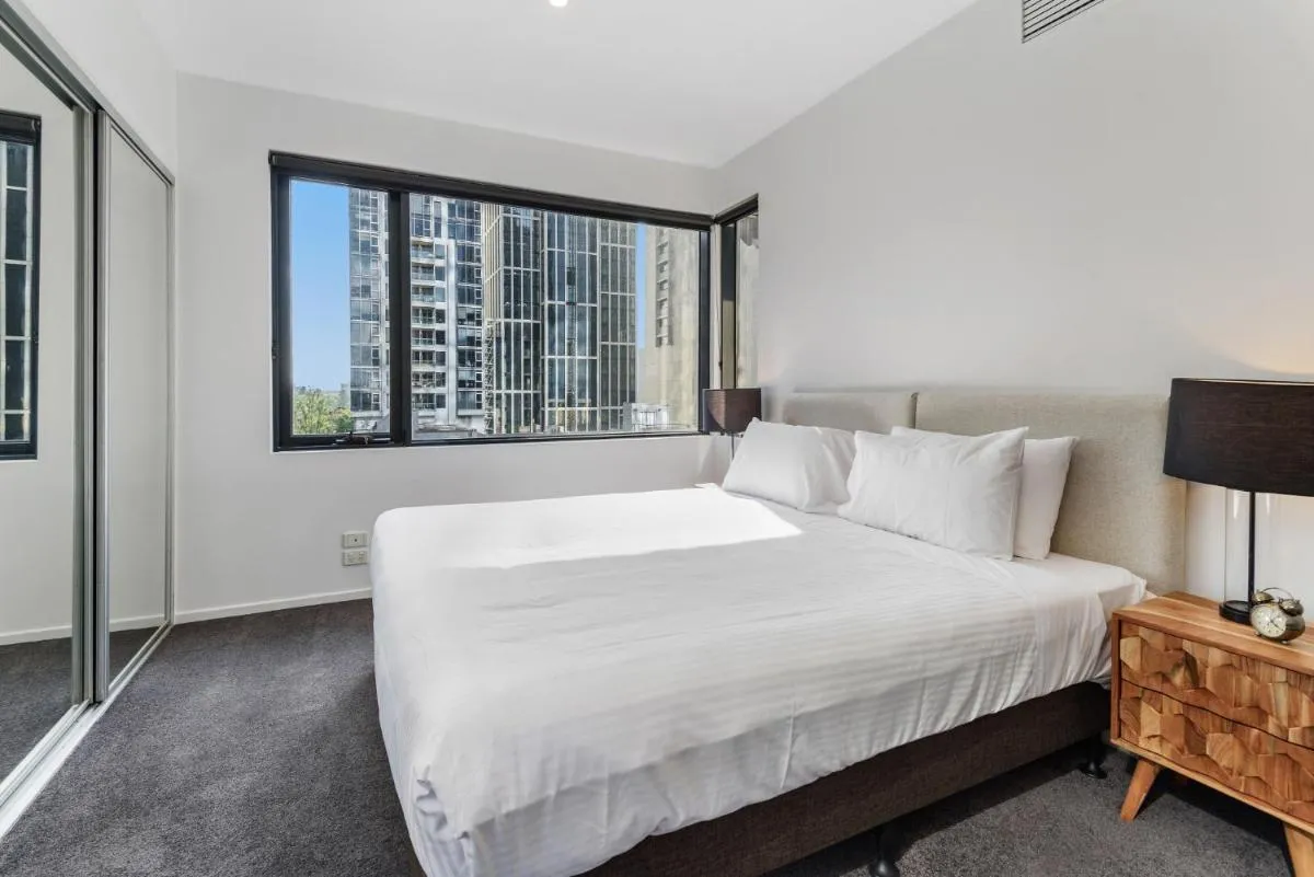 Gorgeous 3-Bed in Melbourne’s East End — 2
