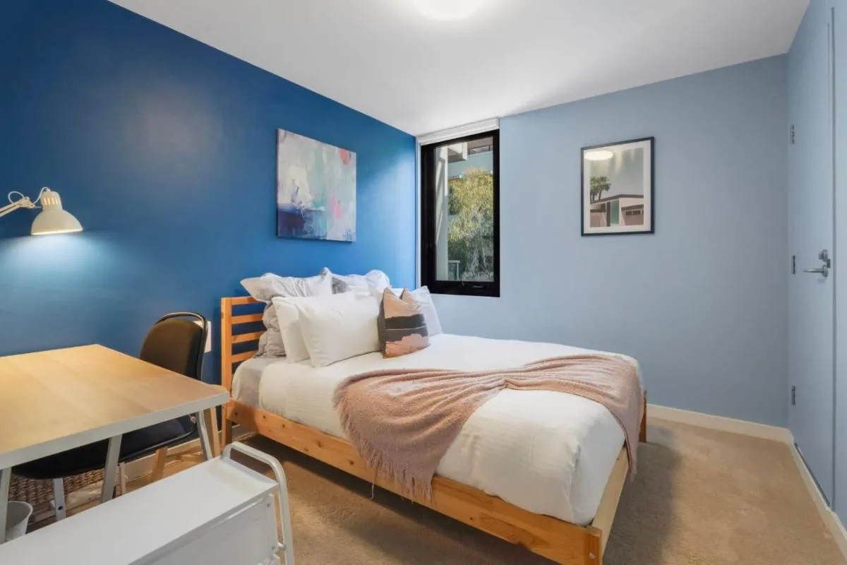 Gorgeous flat in Brunswick East with pool, gym and rooftop — 2