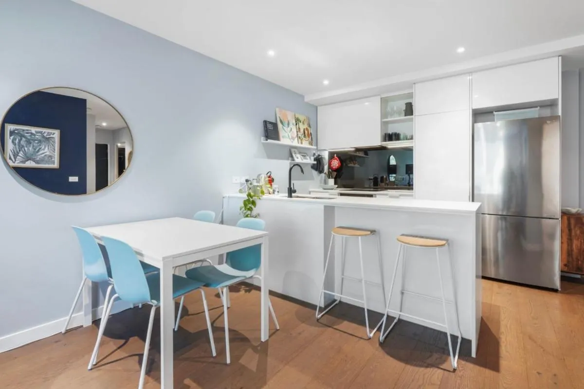 Gorgeous flat in Brunswick East with pool, gym and rooftop — 5