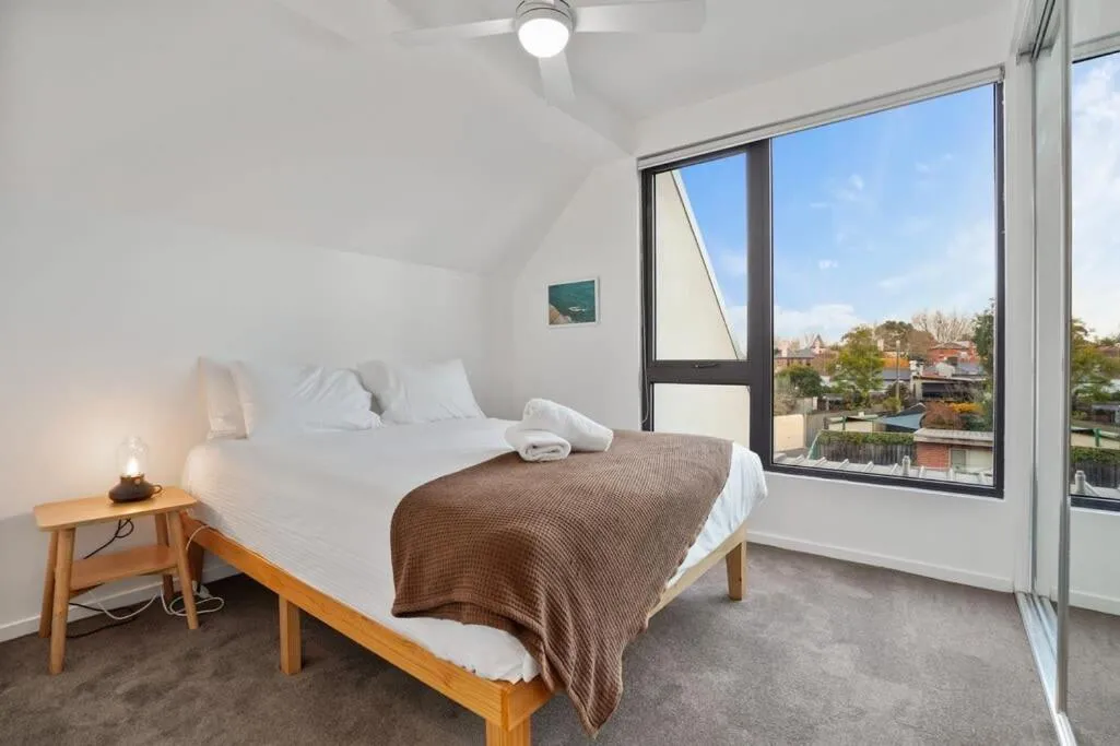 Green getaway 1 Bedder Loft@ St kilda with parking — 2