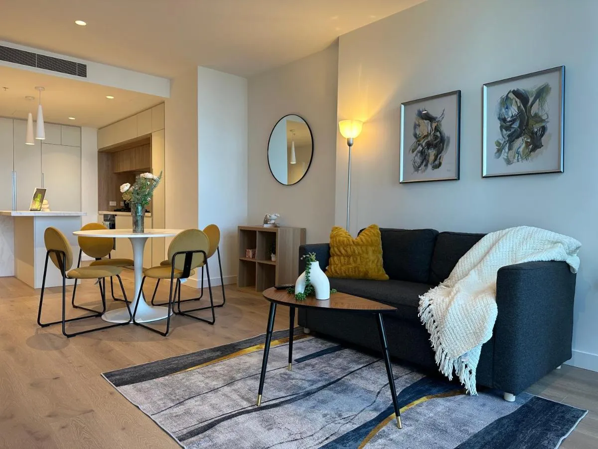 Harborview Horizon Suite — 5