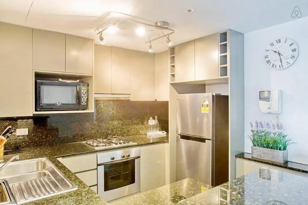 HeartCBD LUX Top Floor 2 Bedroom /Pool/Spa/GYM — 5