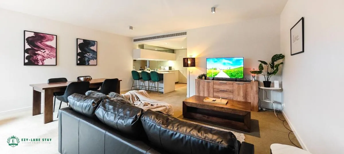 Heart of Mel east best apartment AFL season start — 5