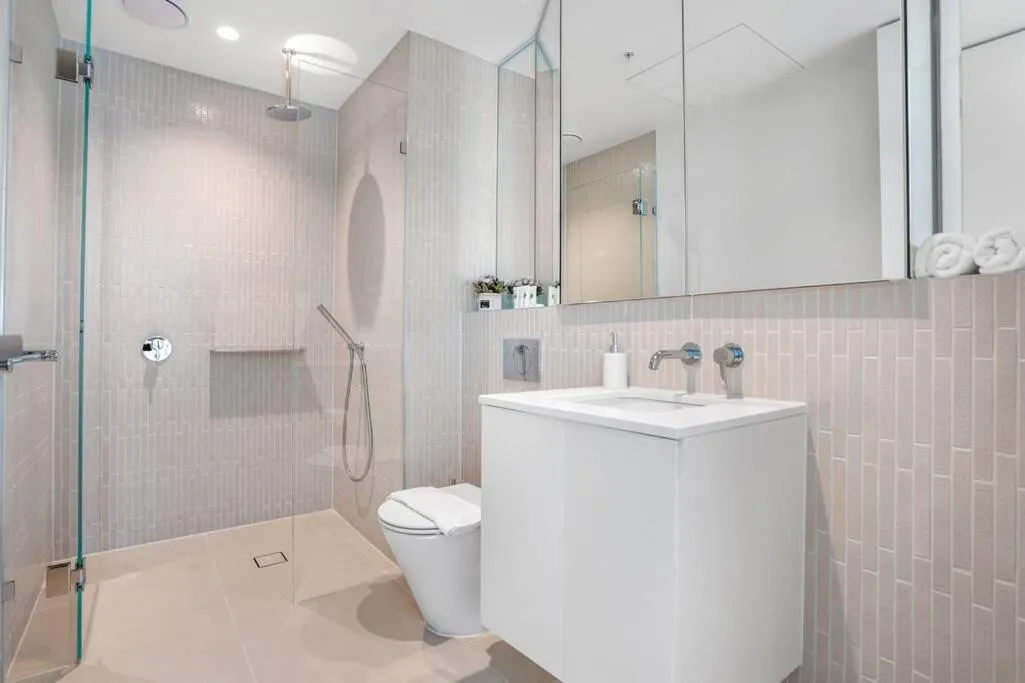 High Rise Southbank Luxury Apt (50th floor) — 3
