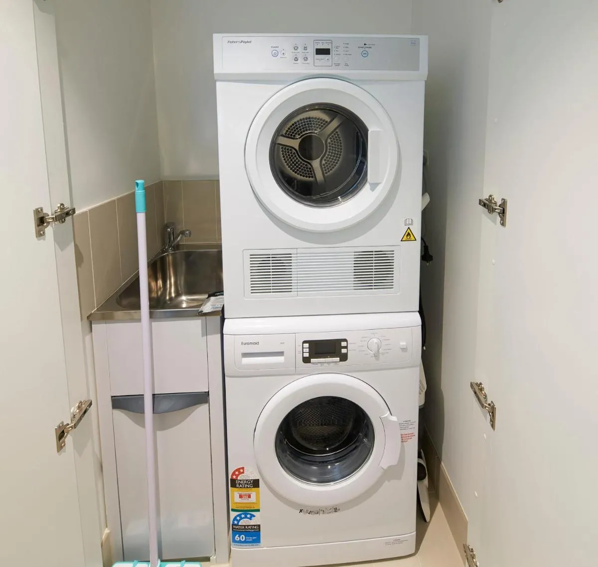 High-Rise on Collins with Free Parking, Pool, Gym — 5