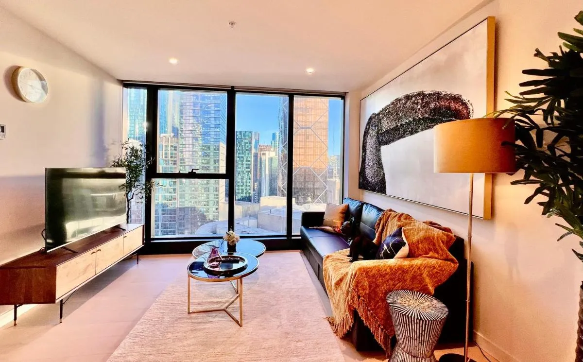 Highrise best location 2baths — 4