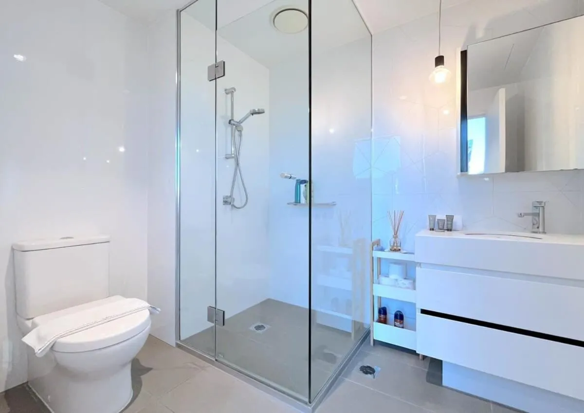 High-rise condo in Melbourne CBD — 3