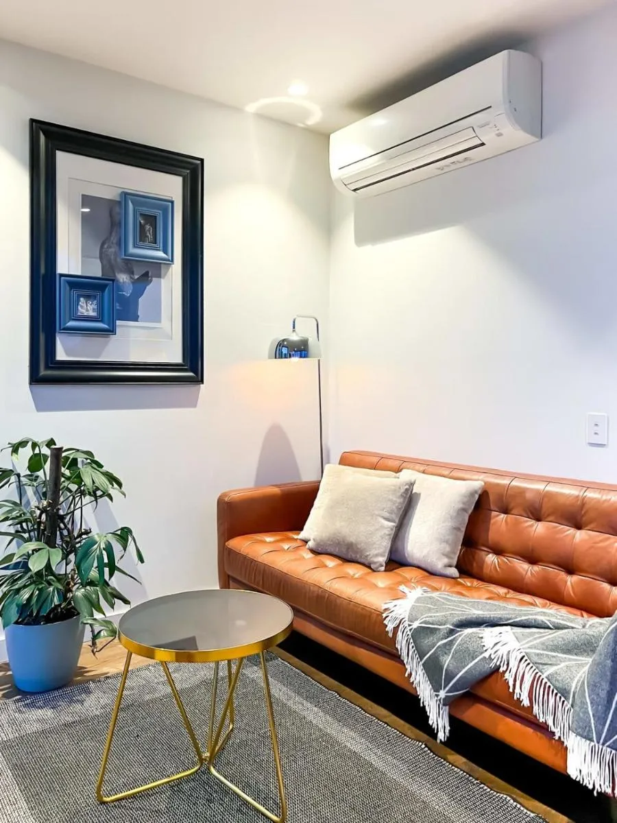 High-rise condo in Melbourne CBD — 5