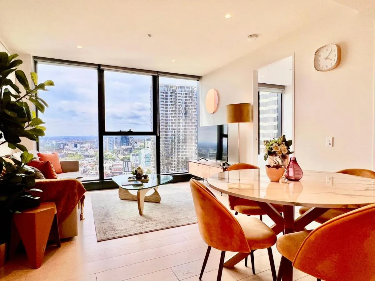 Highrise view 1king1Queen 2baths — 4