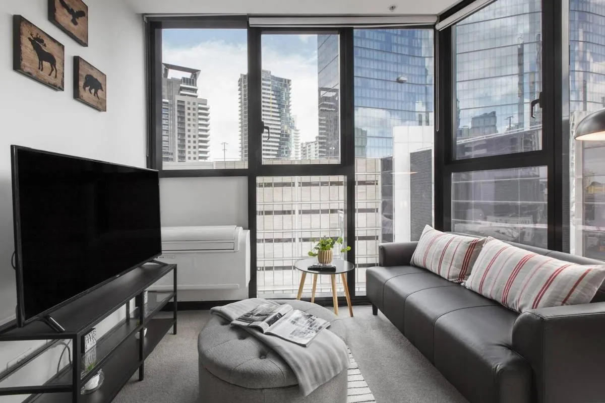 Iconic Southbank Locale meets Modern Comfort — 5
