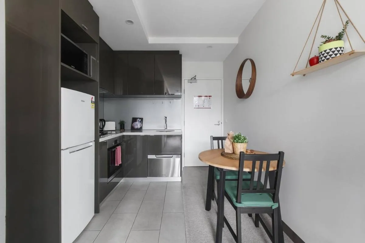 Iconic Southbank Locale meets Modern Comfort — 4