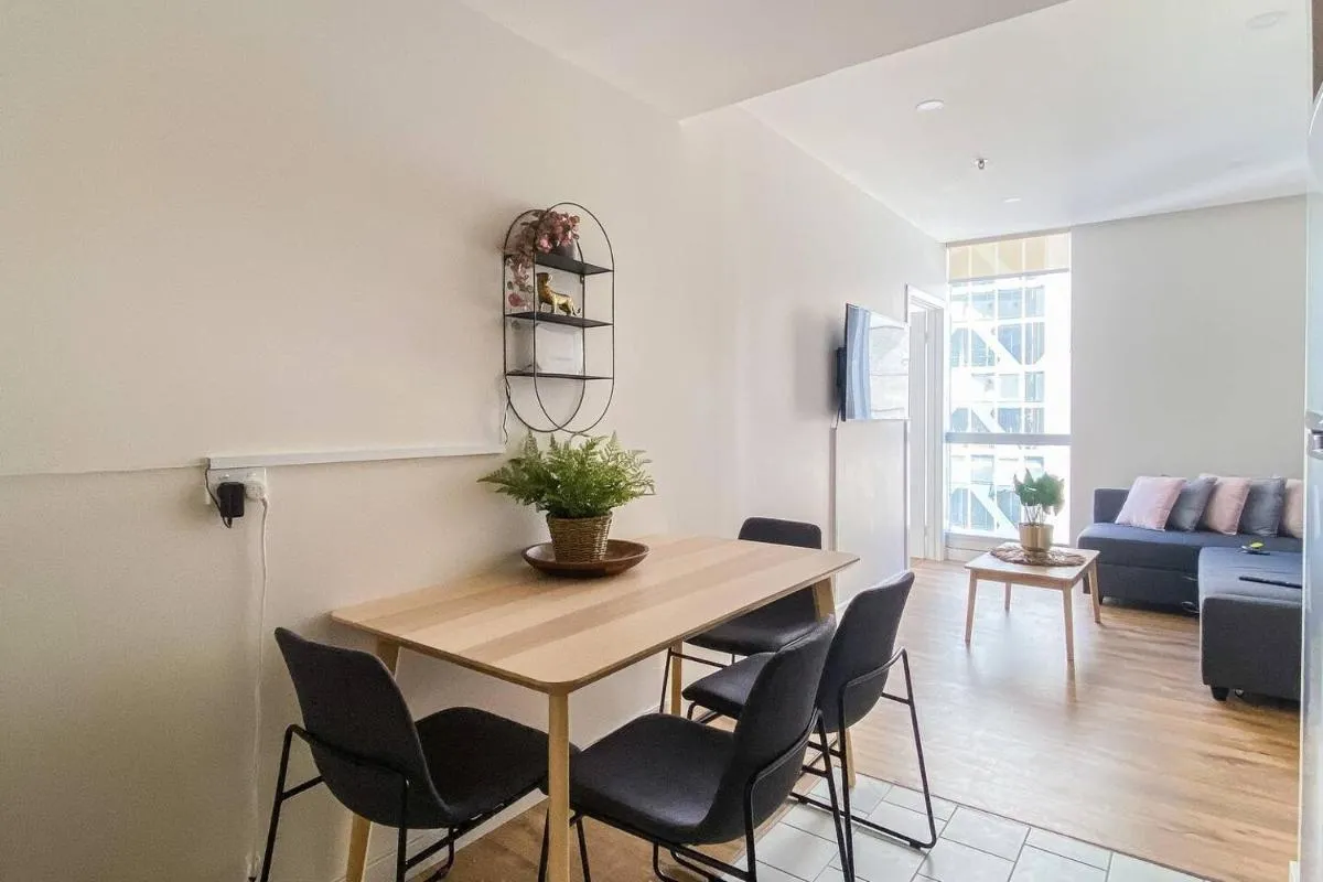 Inner City Seclusion near RMIT with Parking — 5