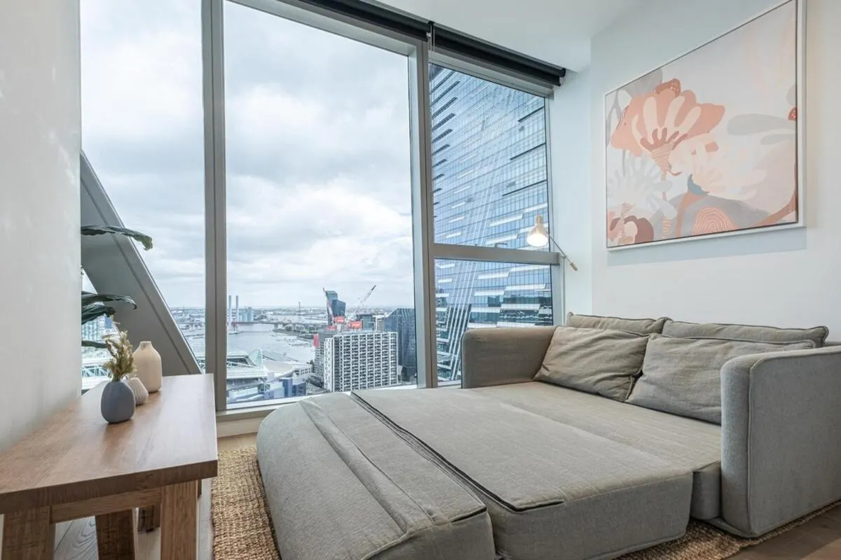 Irresistible 3br2ba Apt West Side Place — 2