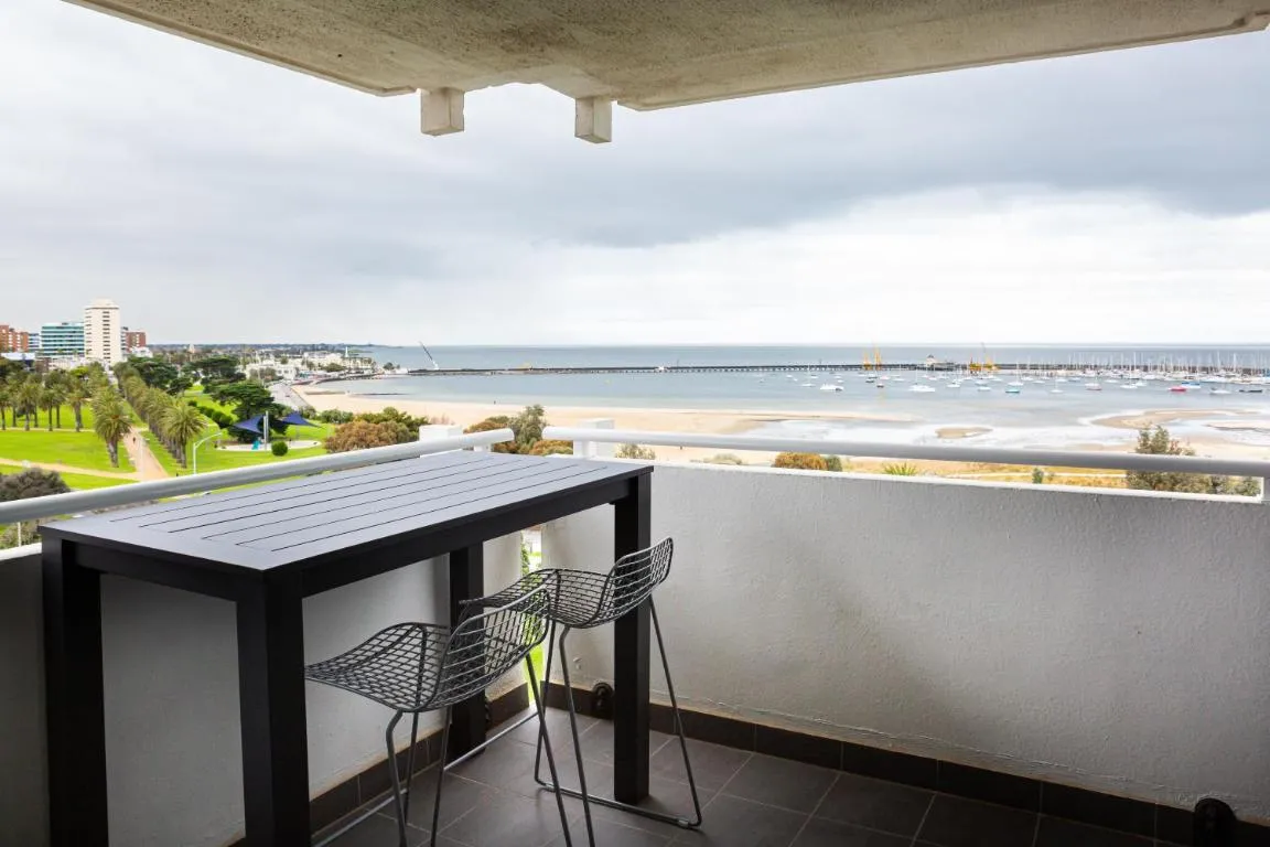 Jade – St Kilda Beach Side, Uninterrupted Views