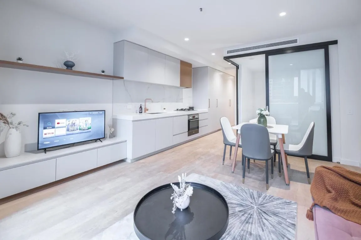 Joyful 1br1ba Apt In Melbourne With Balcony