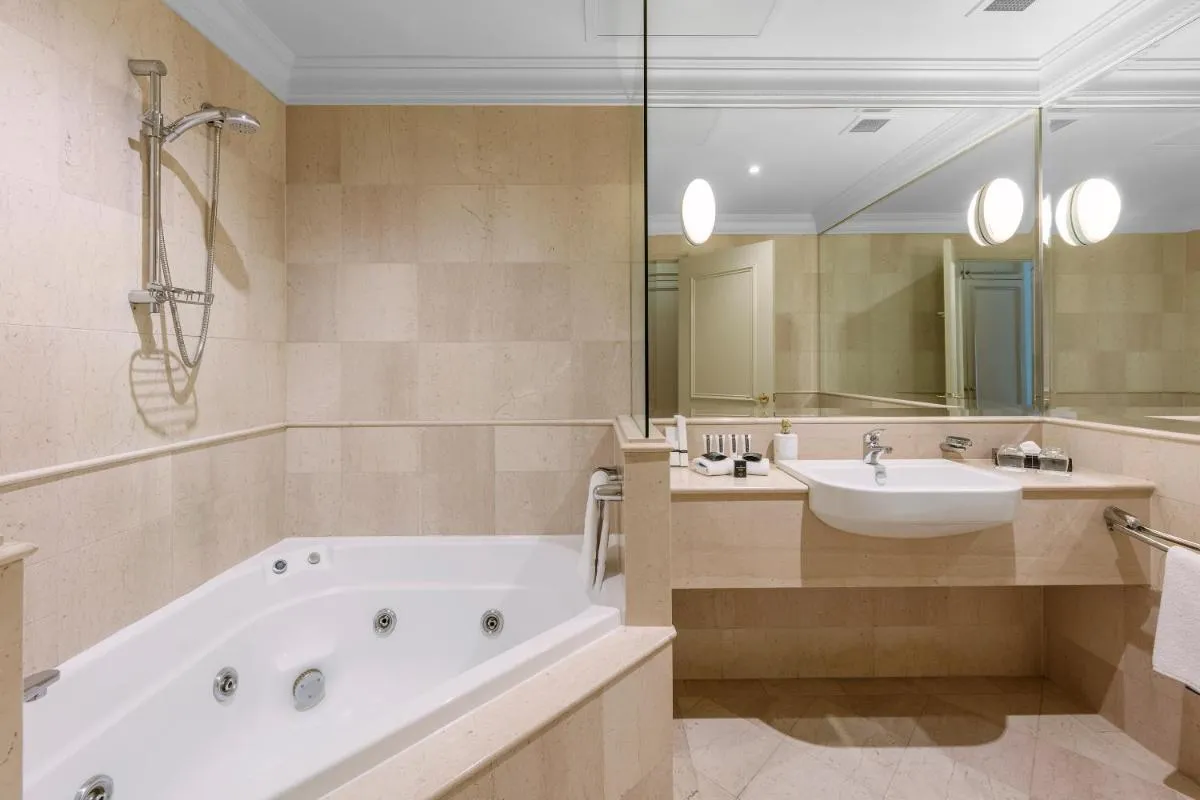 Kimberley Gardens Hotel, Serviced Apartments and Serviced Villas — 3