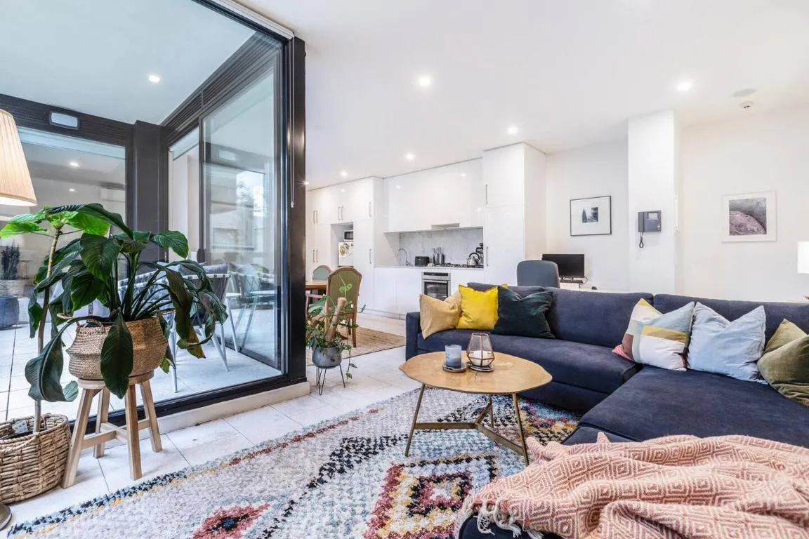Laneway Leisure – Leafy Delight in the Heart of Fitzroy