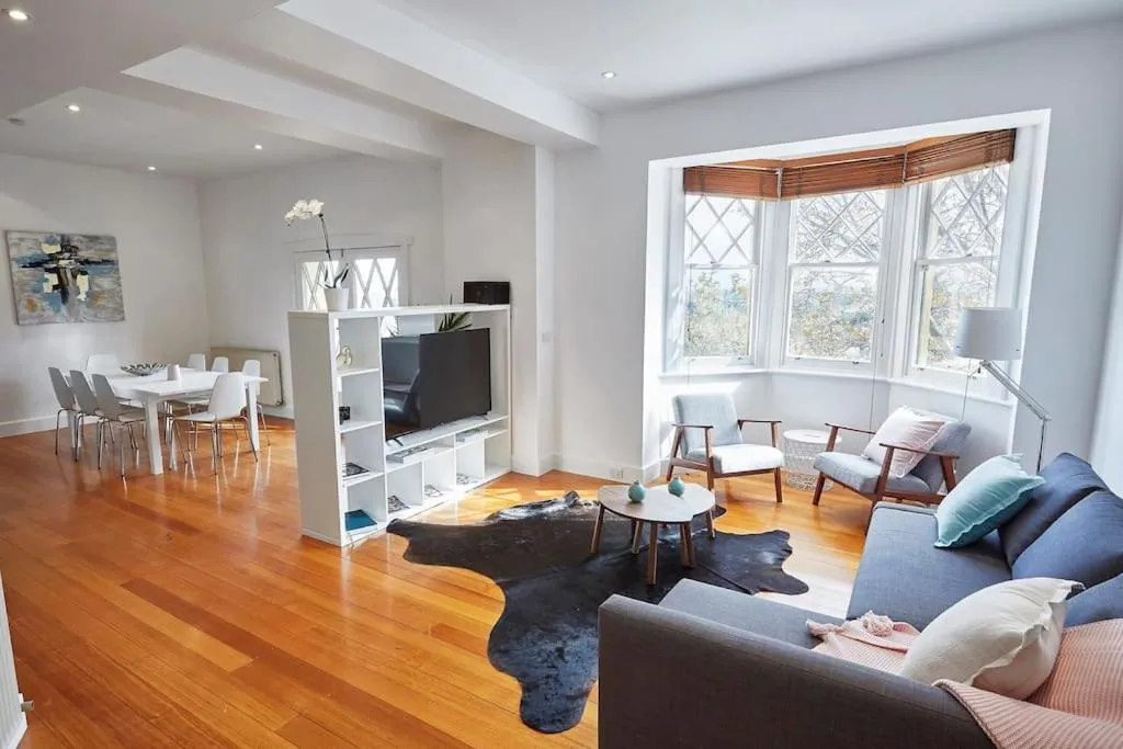Large Two Bedroom Apartment with City Park and Bay views