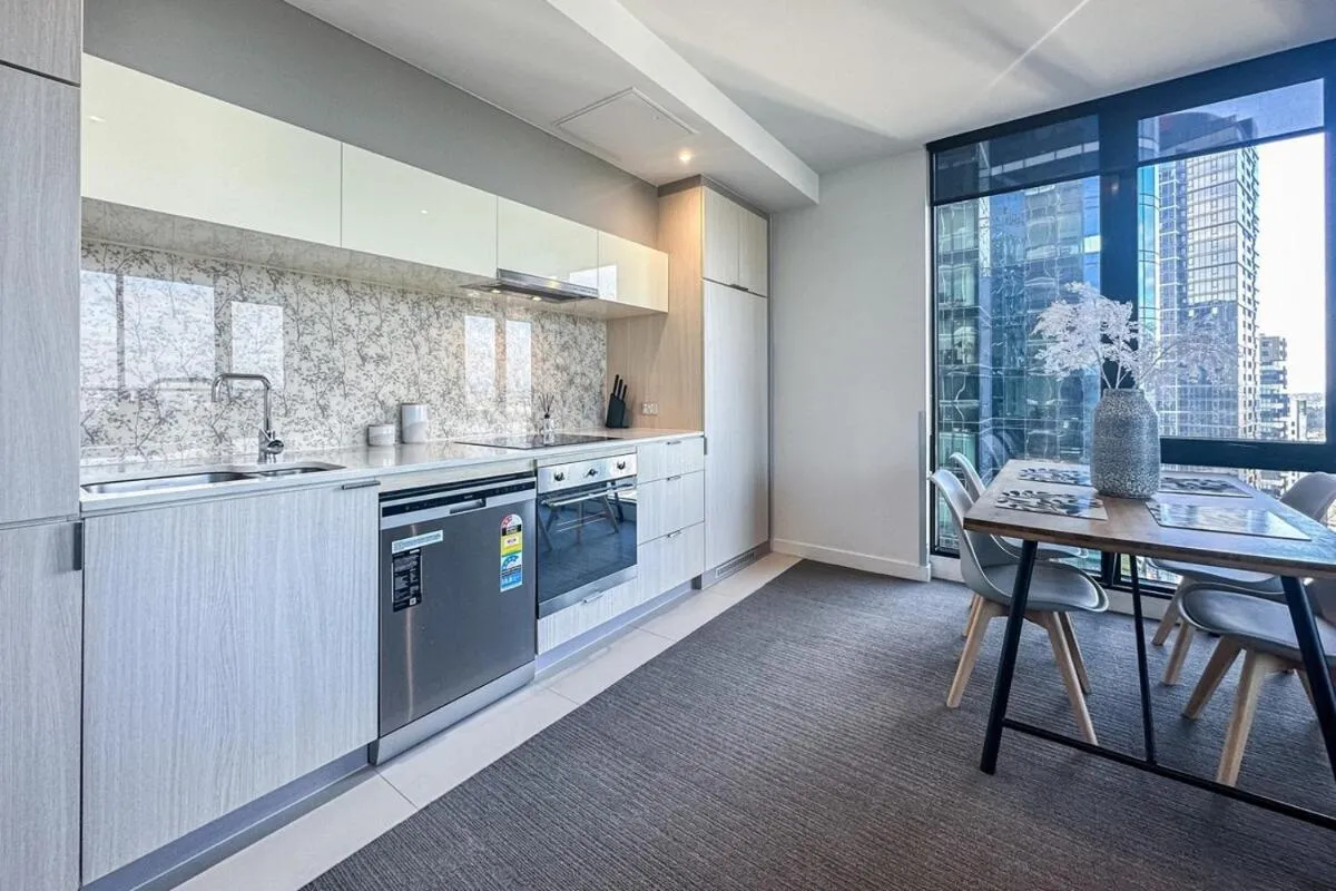 Leisure 2br1ba Apt Southbank Free Parkingpool — 5