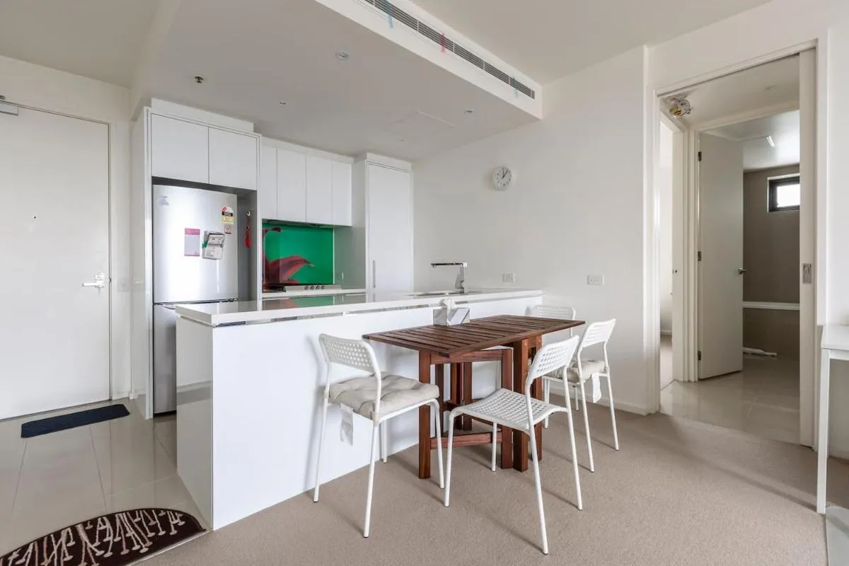 Light, Elevated Living near Queen Victoria Market — 4