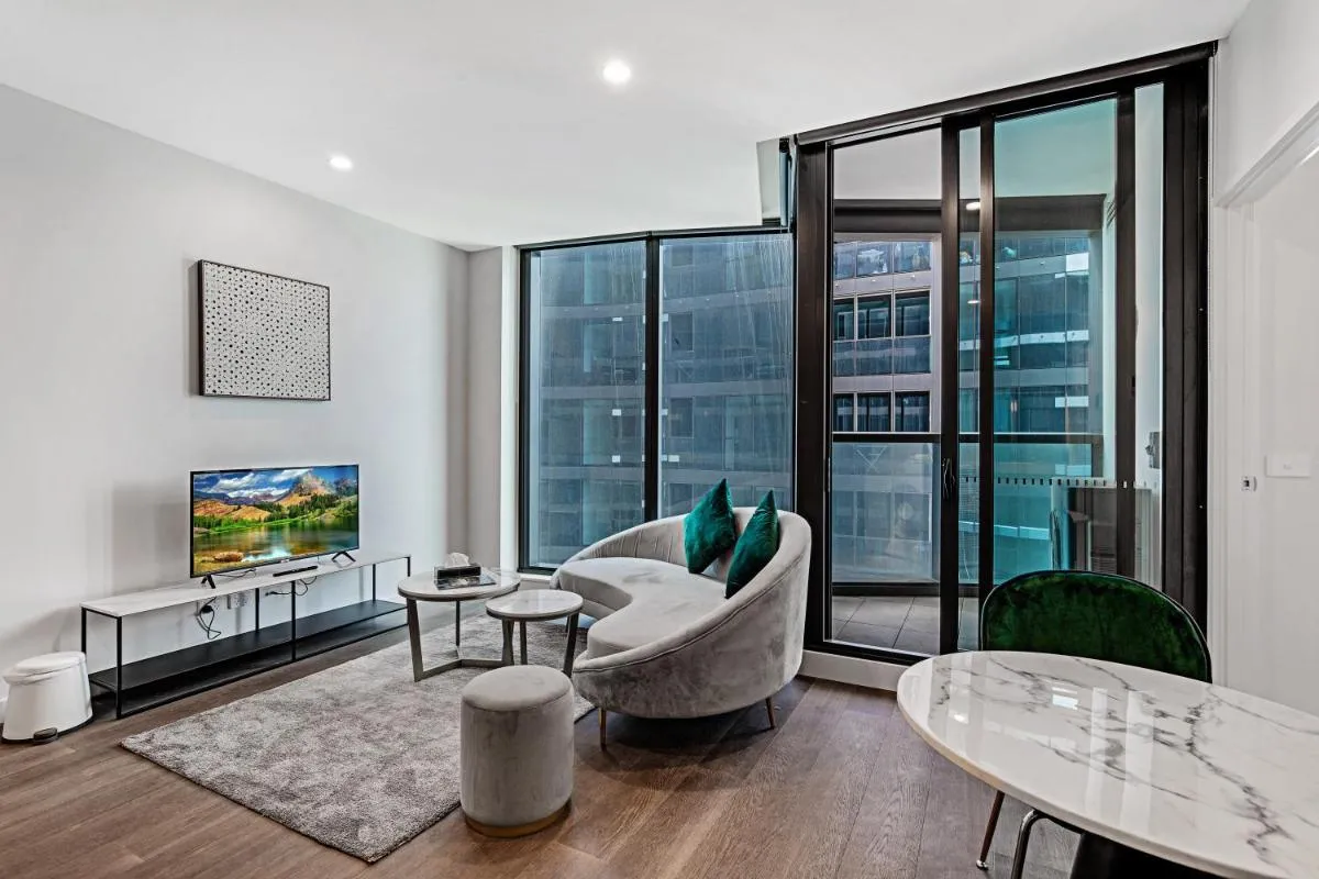 Lumina Suites — 5