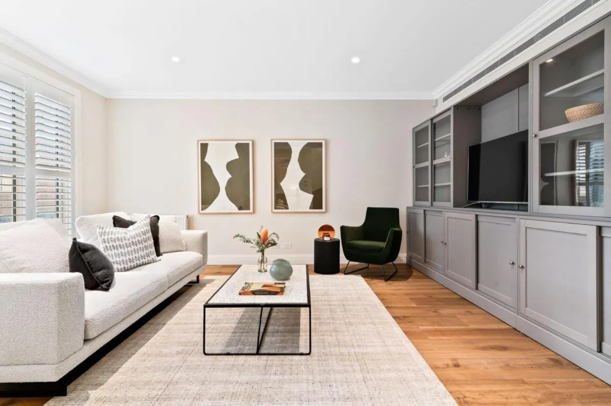 Luxe Parkside Hampton Home — 5