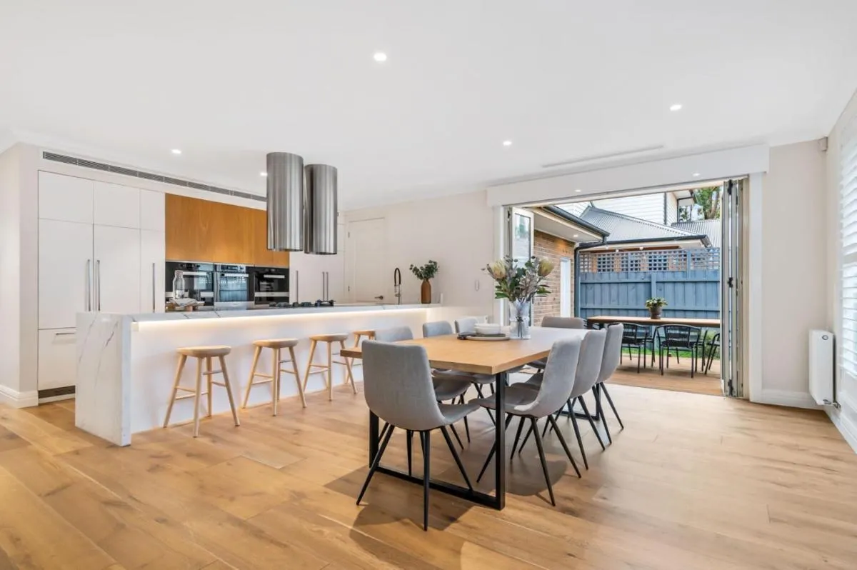 Luxe Parkside Hampton Home — 4