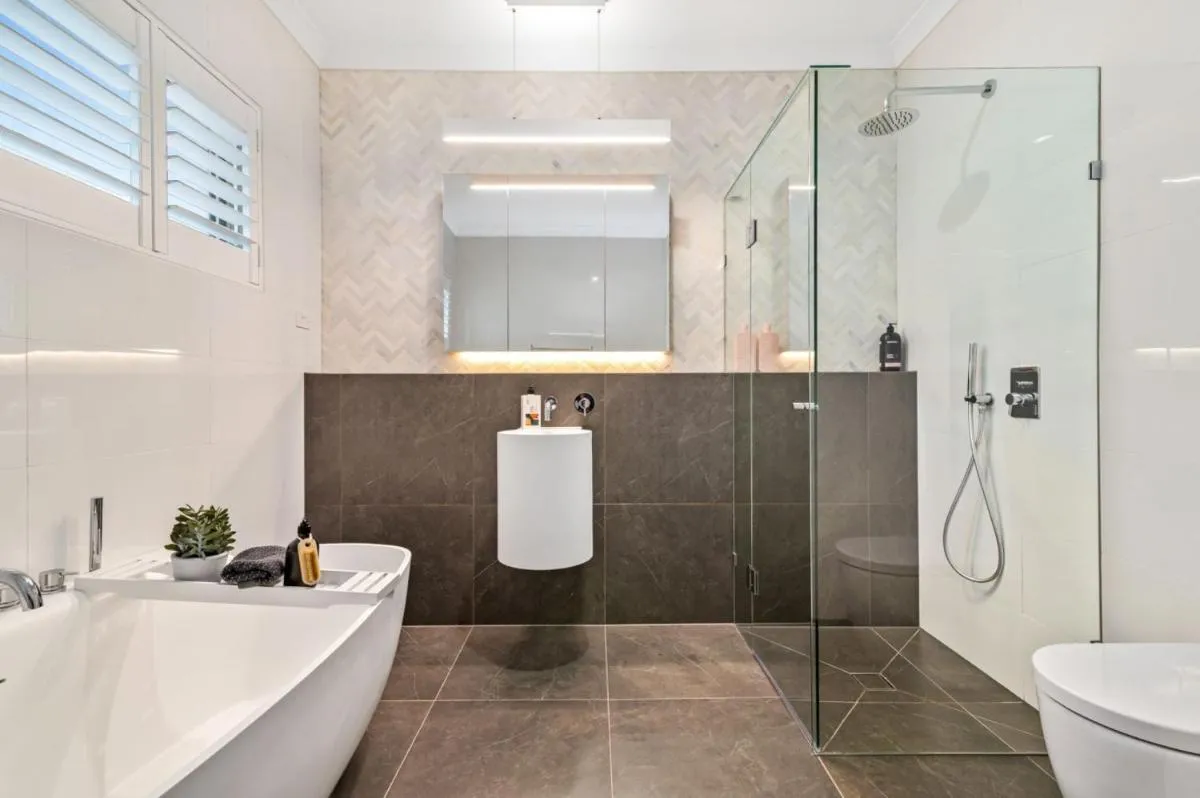 Luxe Parkside Hampton Home — 3