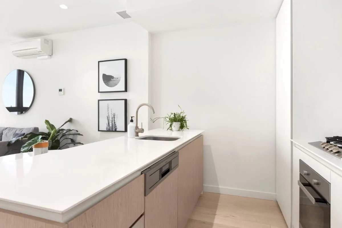 Luxuria Apartments – EQ Tower — 4