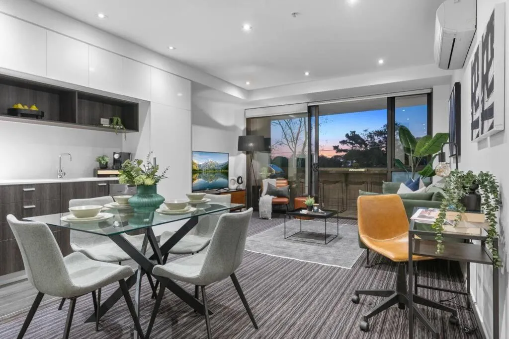 Luxurious Fitzroy Street Getaway — 4
