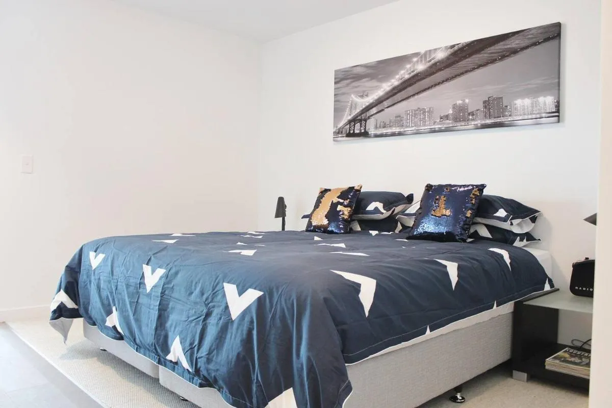 Luxurious Flemington with Stunning Racecourse View — 2