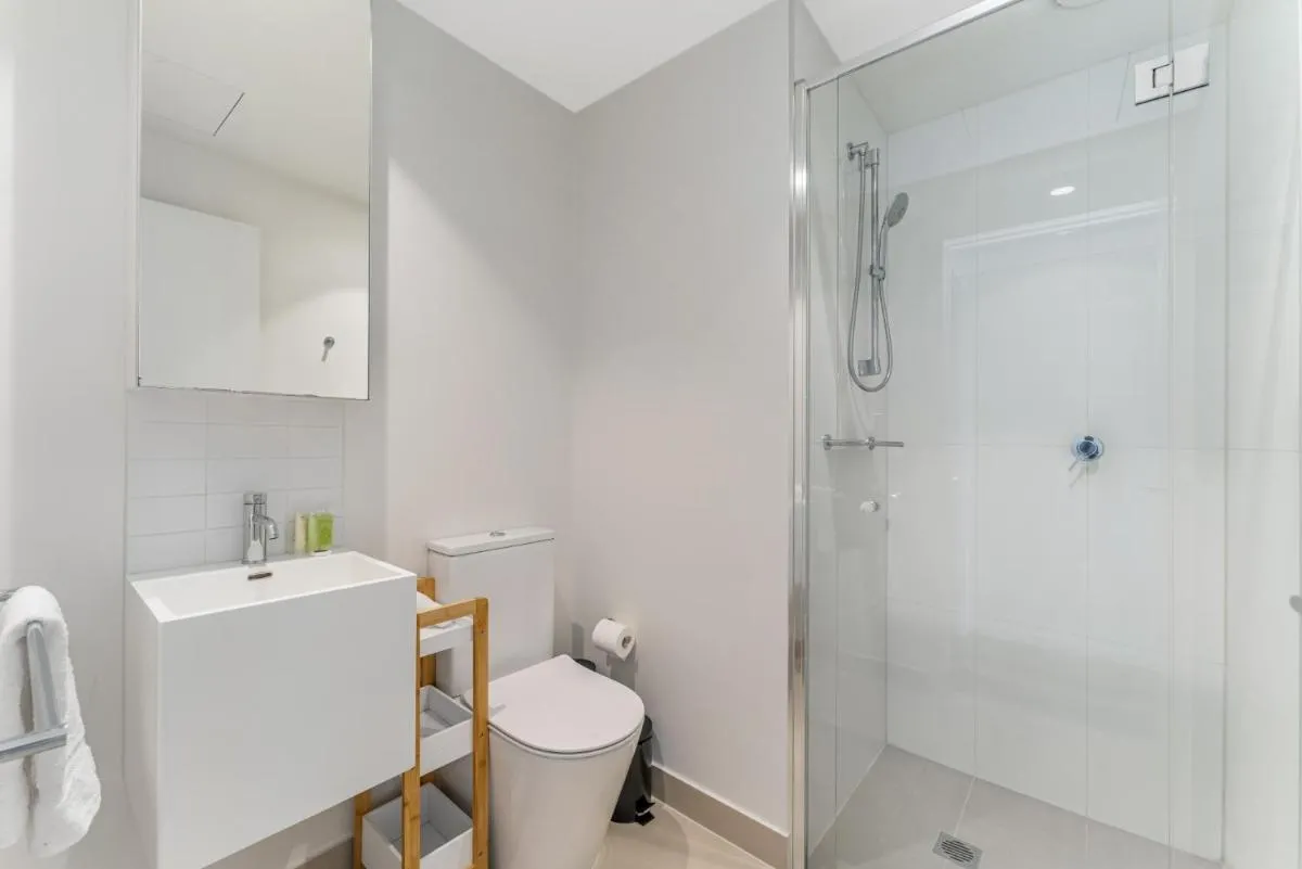 Luxury 2BR Apartment in the Heart of Southbank — 3
