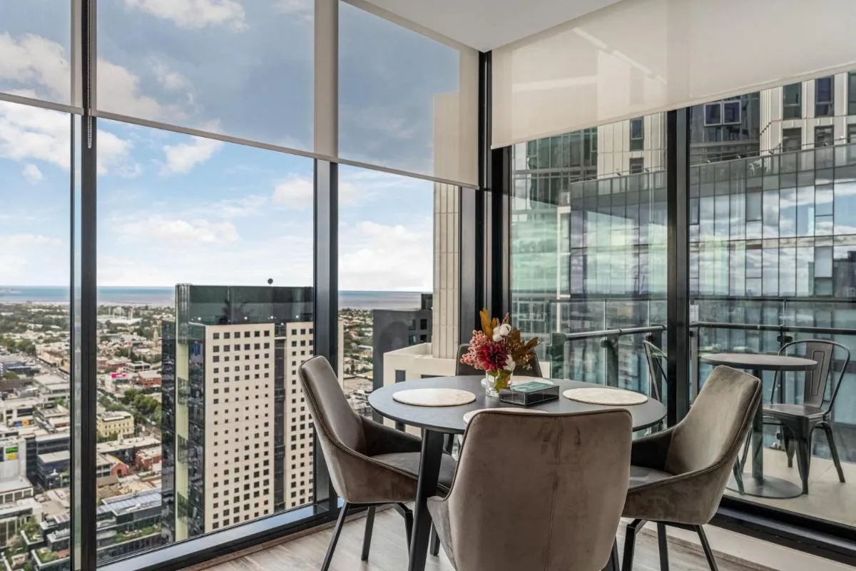 Luxury 2BR Apartment in the Heart of Southbank — 4