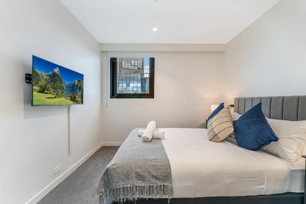 Luxury 2BR Apartment in the Heart of Southbank — 2