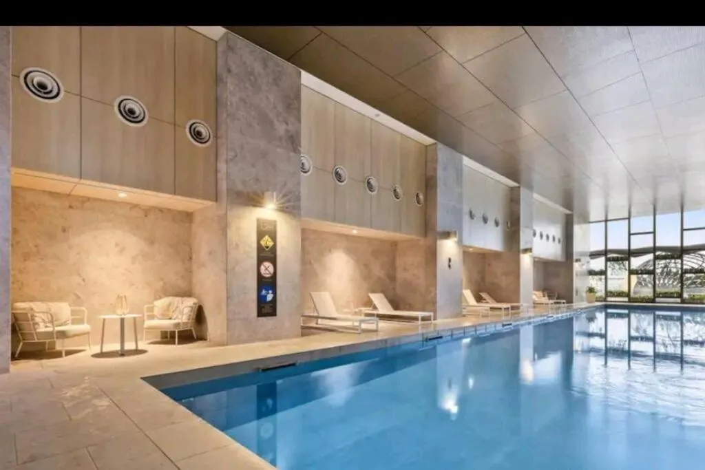 Luxury 2bedroom2Bathroom Apartment at Mel CBD — 4