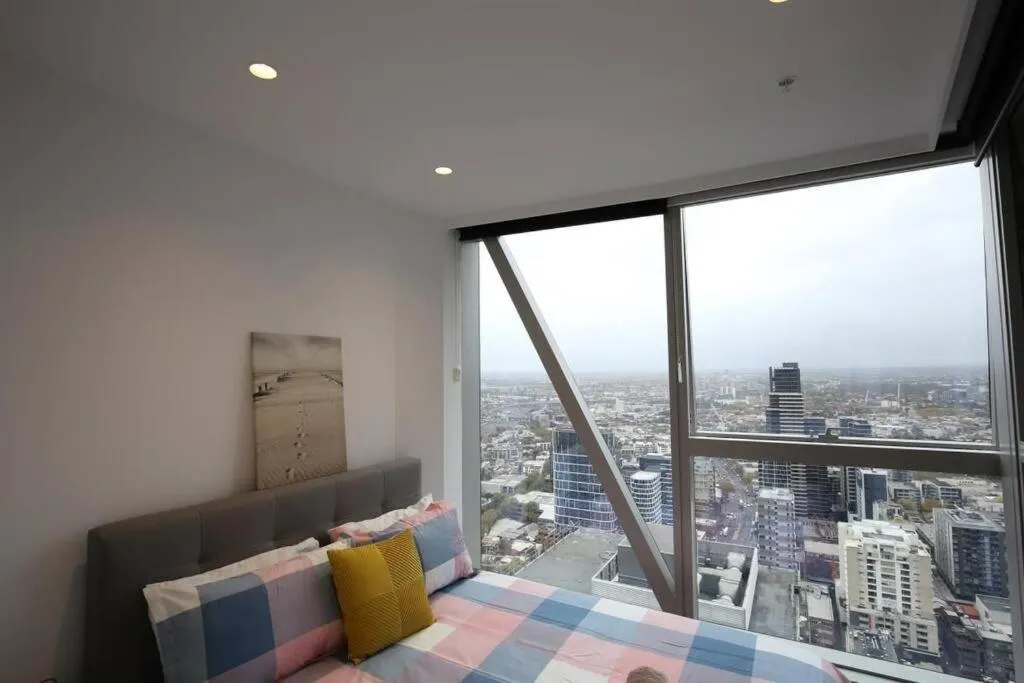 Luxury 2bedroom2Bathroom Apartment at Mel CBD — 2