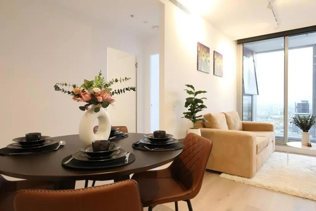 Luxury 2bedroom2Bathroom Apartment at Mel CBD — 5