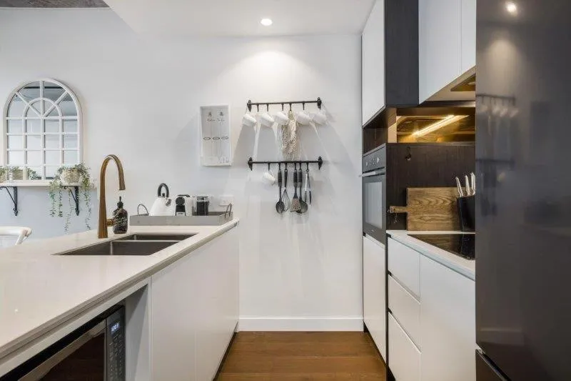 Luxury African themed apartment☆10min to MCG & Swan St☆On-site Parking☆Balcony☆Rooftop deck☆Gym☆ — 5