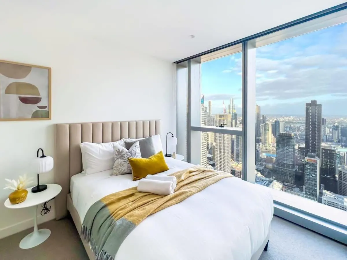 Luxury CBD Skyline View Apartment LV58 — 2