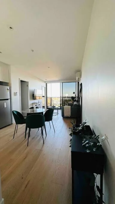 Luxury Condo w/ Ocean View, Pool, Gym near Crown — 5