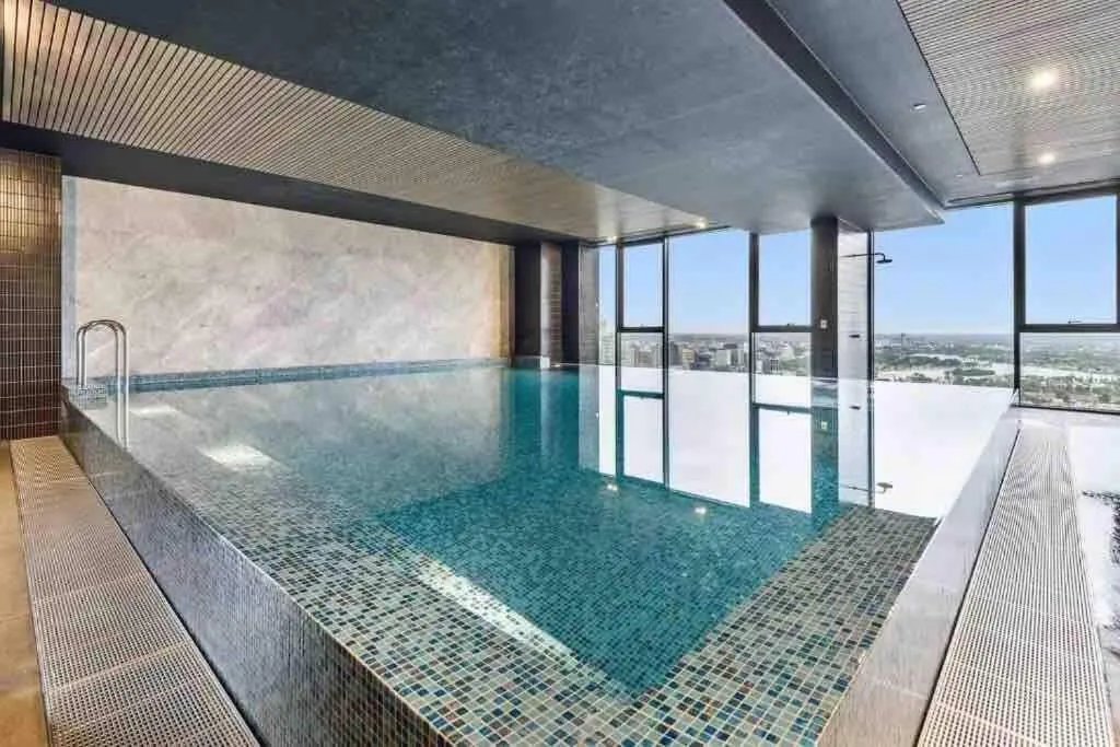 Luxury Condo w/ Ocean View, Pool, Gym near Crown — 3
