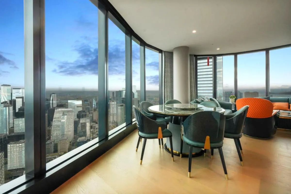Luxury Retreat in the Heart of Southbank — 2