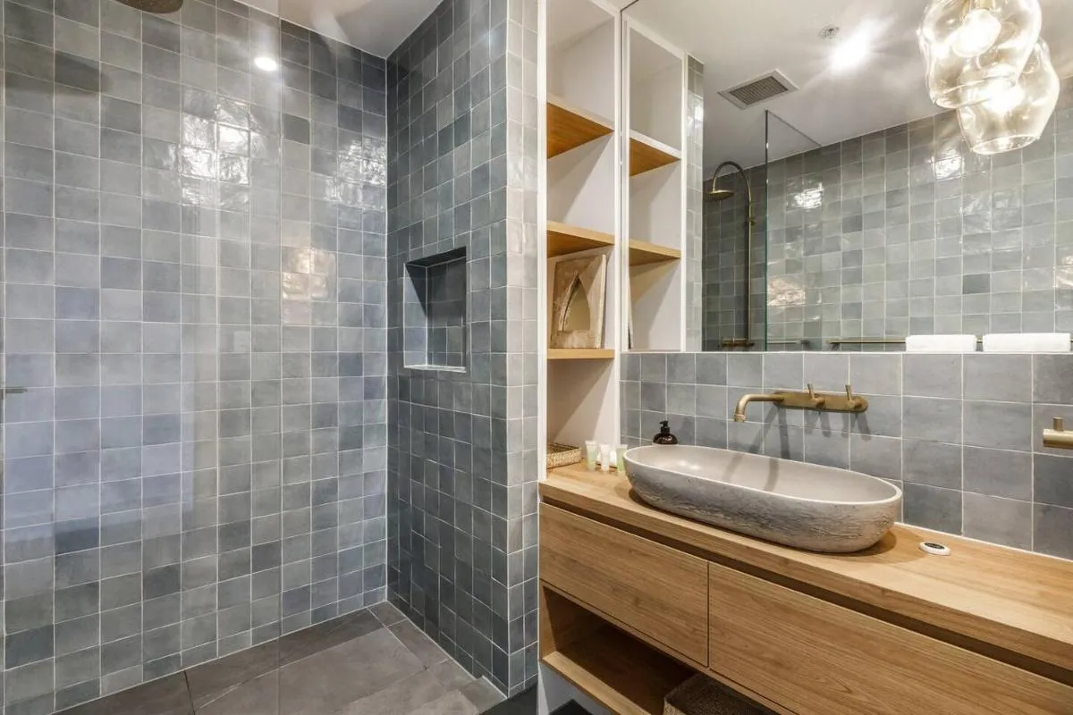 Majorca Classic – Boutique Flinders Lane Balcony Pad — 3