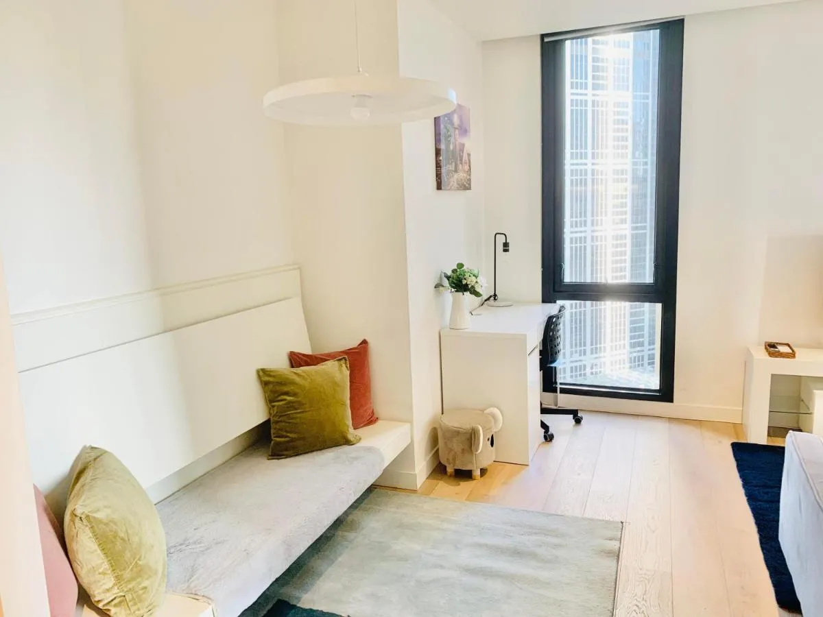 Melbourne CBD Empire Apartment — 2