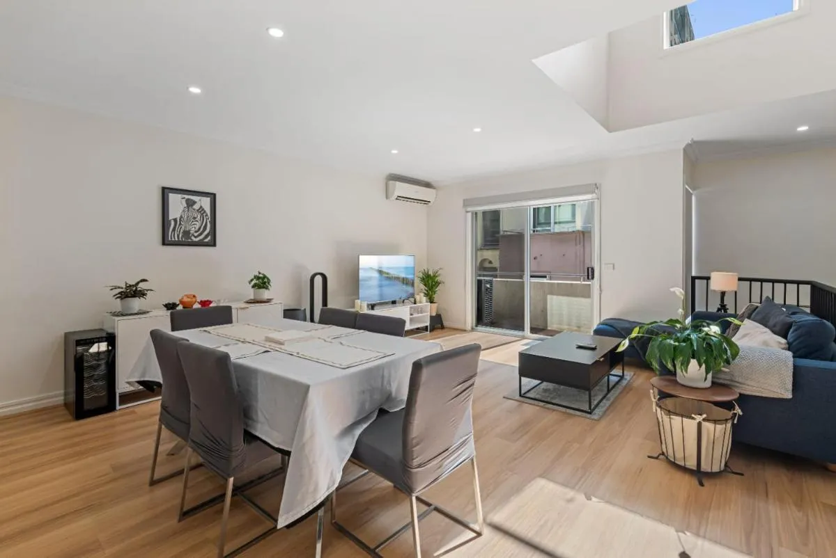 Melbourne CBD edge lifestyle home — 4